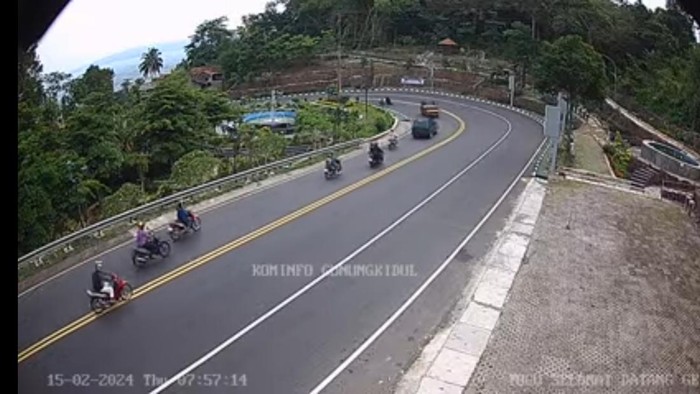 Kondisi lalu lintas di Gunungkidul, Kamis (15/2/2024) pukul 07.57 WIB.