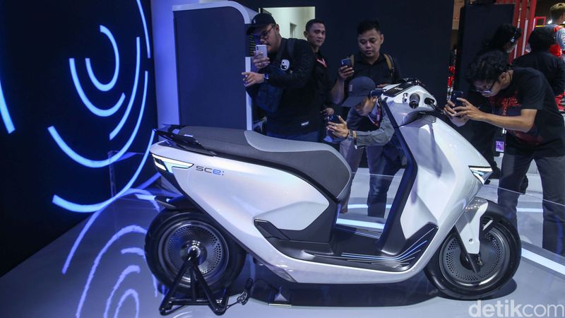Honda membawa motor listrikSC e: Concept di Indonesia International Motor Show (IIMS) 2024. Begini wujudnya.