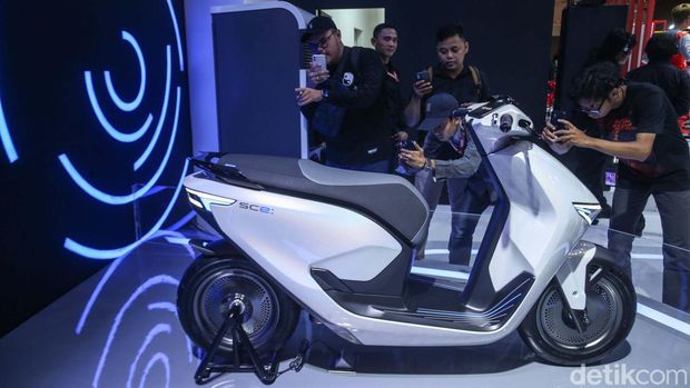 Honda membawa motor listrikSC e: Concept di Indonesia International Motor Show (IIMS) 2024. Begini wujudnya.