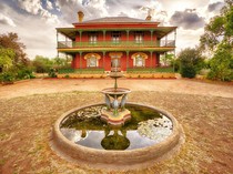 Rumah Angker Ini Jadi Tempat Wisata dan Dijual untuk Publik, Berani Beli?