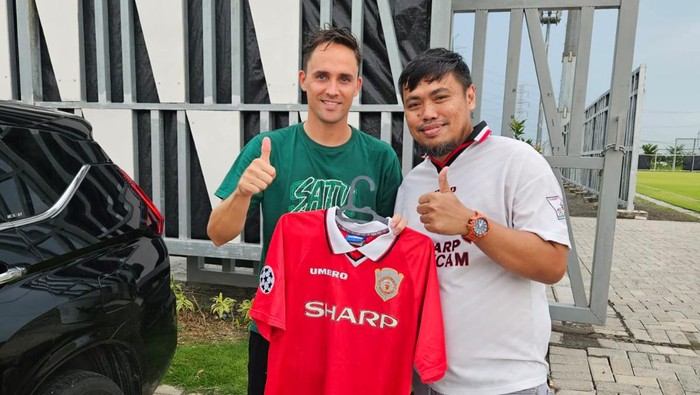 Pelatih Persebaya Paul Munster