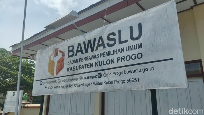 Suasana Kantor Bawaslu Kulon Progo, Kapanewon Wates, Kulon Progo, Kamis (15/2).