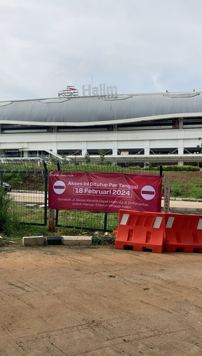 Penampakan Akses Tol ke Stasiun Kereta Cepat Ditutup
