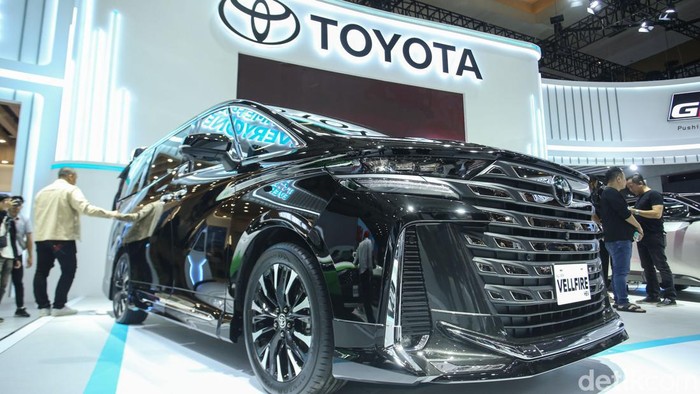 Perkenalkan Toyota Vellfire Hybrid Seharga Rp 1,8 M Perkenalkan Toyota Vellfire Hybrid Seharga Rp 1,8 M