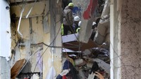 Belum ada klaim langsung mengenai peluncuran roket tersebut dari kelompok militan Lebanon, Hezbollah, yang telah saling menembaki dengan pasukan Israel hampir setiap hari sejak pecahnya perang di Gaza lebih dari empat bulan yang lalu.  