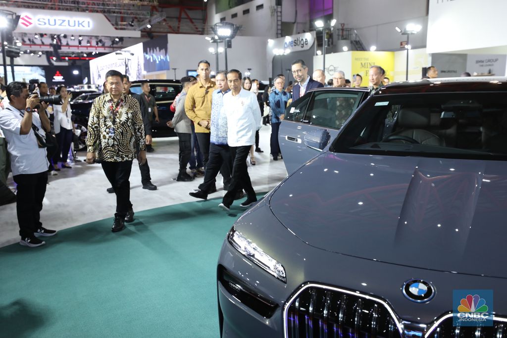 Presiden RI Jokowi di Indonesia International Motor Show (IIMS) 2024, Jiexpo, Kemayoran