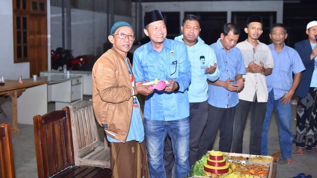 Relawan Capres dan Cawapres, Prabowo Subianto dan Gibran Rakabuming Raka di Kabupaten Jepara, Jawa Tengah menggelar rasa syukur dan doa bersama, Rabu (14/2/2024) malam.