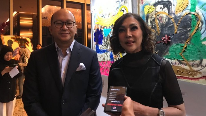 Rosan Roeslani Hadiri Acara Pameran Lukisan Yulindra Gallery