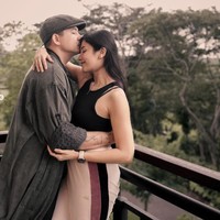 Pasangan Ryan Delon dan Sharena selalu romantis. Mereka mengunggah foto mesra saat Valentine. “Happy Valentine’s day,” tulis keduanya di Instagram. Foto: Instagram @tail_wagging