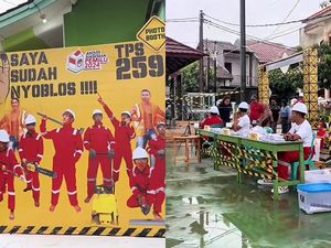 Viral TPS Bertema Proyek, Petugas KPPS Pakai APD dan Helm