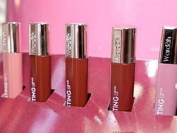 Wardah Meluncurkan Liquid Lipstick dengan Tampilan Seperti Kaca