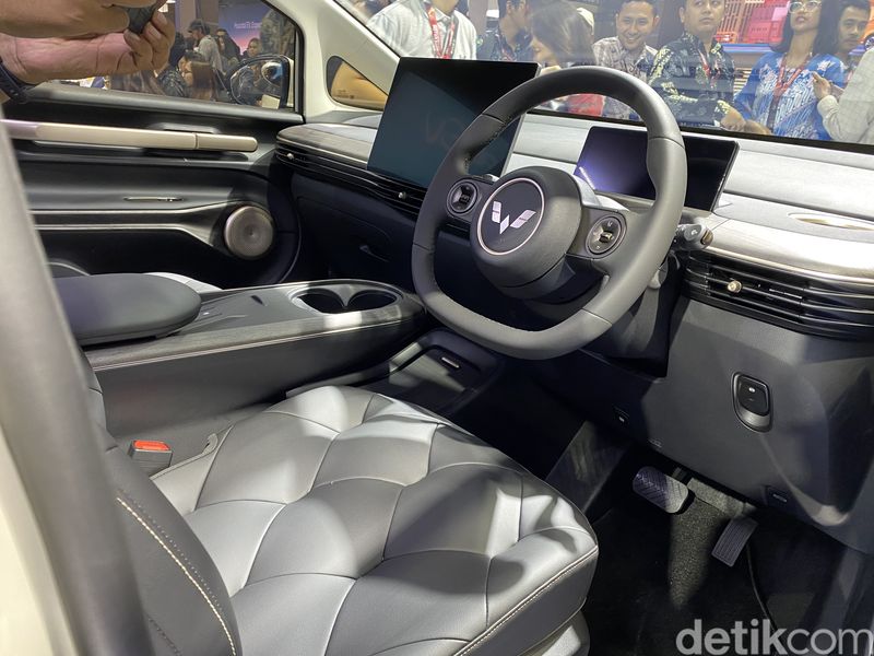 Mobil Listrik Amunisi Baru Wuling Perkenalkan Cloud Ev