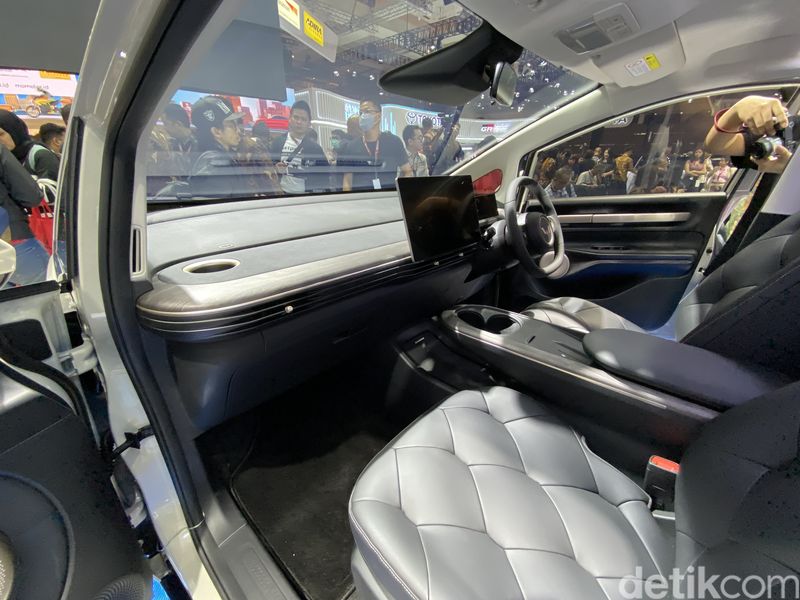 Wuling Cloud EV di IIMS 2024