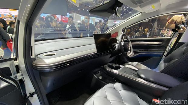 Wuling Cloud EV di IIMS 2024