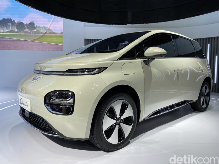 Wuling Cloud EV di IIMS 2024
