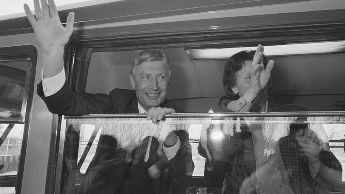 Alasan Eks PM Belanda-Istri Pilih Euthanasia, Meninggal saat Berpegangan Tangan