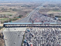 Antrean Kendaraan saat Puncak Arus Balik Festival Musim Panas di China