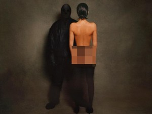 Bianca Censori Tampil Vulgar demi Promo Album Vultures 1 Milik Kanye West?