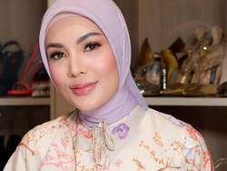 Kisah Hijrah Nindy Ayunda Kini Mantap Pakai Hijab, Tak Takut Jauh dari Rezeki