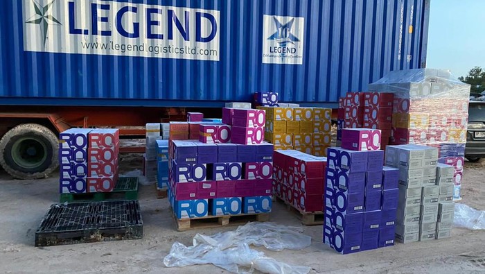 Bea Cukai Batam amankan satu kontainer berisi minuman alkohol ilegal di Pelabuhan Batu Ampar. (Dok. Istimewa)