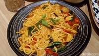 Tidak hanya menu lokal, ada juga Mie Penang yang tak kalah nikmat. Terinspirasi dari menu khas Malaysia ini, Mie Penang dibanderol seharga Rp 45.000. Foto: Tim detikfood