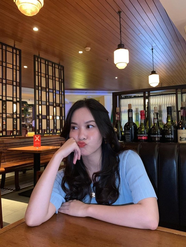 Di akun Instagram pribadinya Dinar kerap membagikan foto-foto pribadinya. Hingga kini Dinar sudah berhasil memperoleh lebih dari 24 ribu pengikut. Foto: Instagram/@dinarsalsa