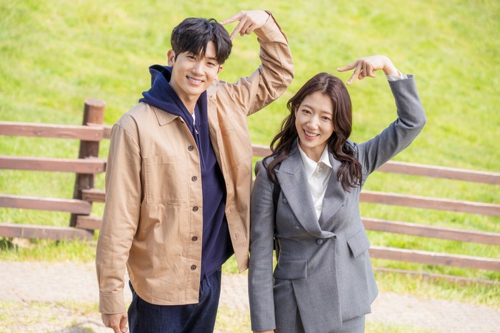 Belakang layar drama Korea JTBC Doctor Slump yang diperankan Park Shin Hye dan Park Hyung Sik.
