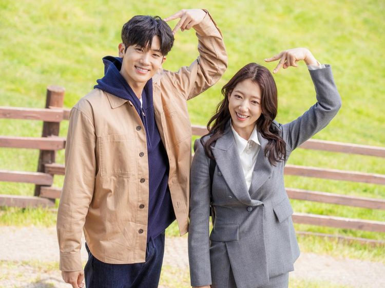 Intip Park Shin Hye & Park Hyung Sik di Balik Layar Doctor Slump!