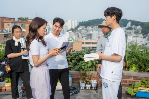 Belakang layar drama Korea JTBC Doctor Slump yang diperankan Park Shin Hye dan Park Hyung Sik.