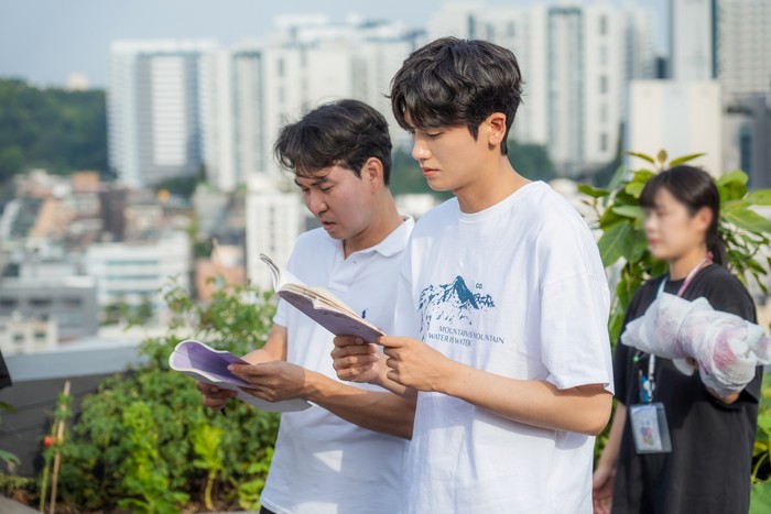 Belakang layar drama Korea JTBC Doctor Slump yang diperankan Park Shin Hye dan Park Hyung Sik.