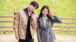 Intip Park Shin Hye & Park Hyung Sik di Balik Layar Doctor Slump! Intip Park Shin Hye & Park Hyung Sik di Balik Layar Doctor Slump!