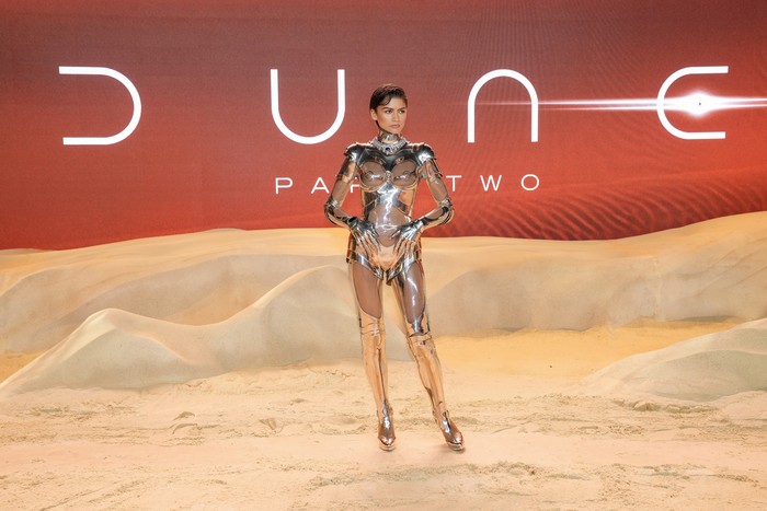 Totalitas! Zendaya Jadi Manusia Mesin Seksi di Premier Dune 2 London