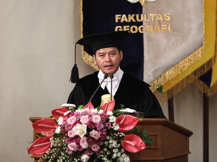 Guru besar termuda UGM, Pramaditya Wicaksono. Diunggah Jumat (16/2/2024).