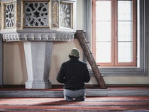 Bacaan Sholawat Ibrahim dan Keutamaannya
