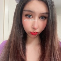 Perawatan wajah bahkan operasi plastik sering dilakukan para artis. Tapi perubahan pada wajah Jin Mei Na disebut gagal karena terlihat kurang mulus. Foto: Dok. Weibo