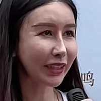 Hal tersebut juga menjadi perhatian ketika Jin Mei Na tampil dalam perkenalan pemain untuk webseries Lovers Under the Night Sky.  Foto: Dok. Weibo