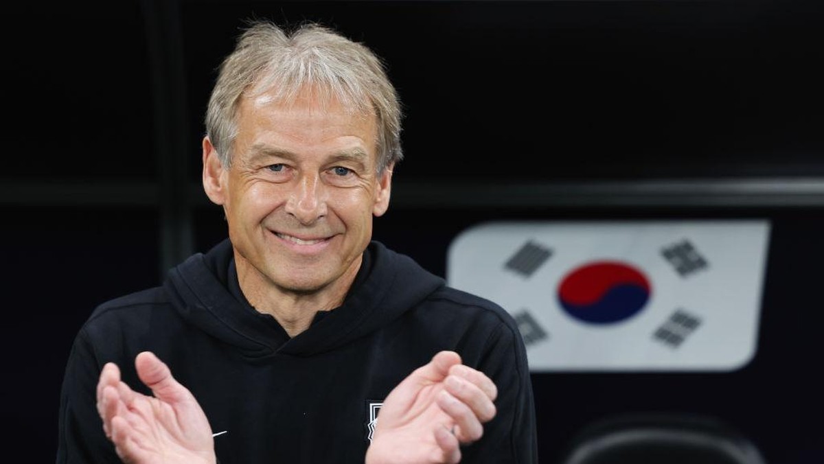 Juergen Klinsmann tak menolak jika ditawari melatih Tottenham Hotspur. (Foto: Getty Images/Lintao Zhang)