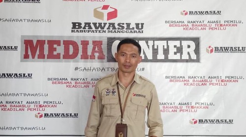 Koordinator Divisi Hukum, Pencegahan, Partisipasi Masyarakat, dan Hubungan Masyarakat Bawaslu Kabupaten Manggarai Yohanes Manasye. (Istimewa)
