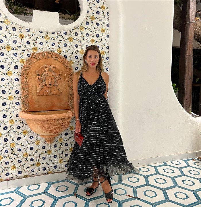 Liburannya Elsina Khayrova, pacar Tom Cruise
