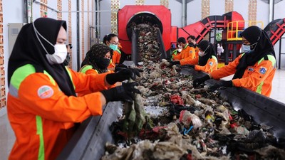 Melihat Pengolahan Sampah Jadi Bahan Bakar RDF di TPS 3R Siaga