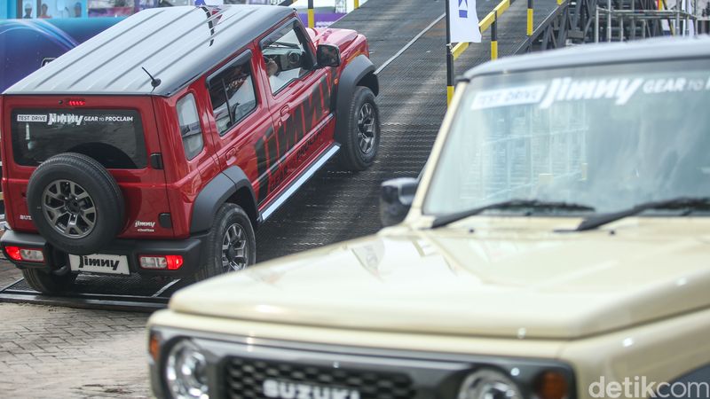 Menguji Ketangguhan Suzuki Jimny 5 Pintu di IIMS 2024