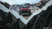 Sebagai informasi, Suzuki baru saja meluncurkan varian baru Jimny 5 Pintu di Indonesia. Dalam hitungan beberapa hari, PT Suzuki Indomobil Sales (SIS) langsung kebanjiran pesanan mobil yang ikonik ini.