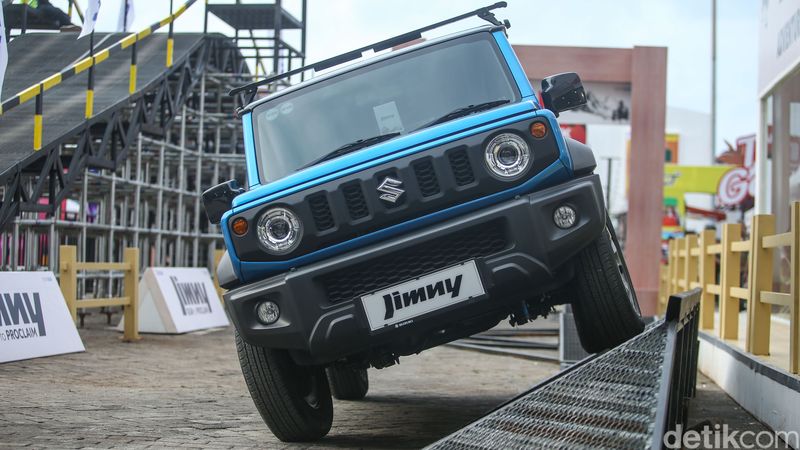 Menguji Ketangguhan Suzuki Jimny 5 Pintu di IIMS 2024