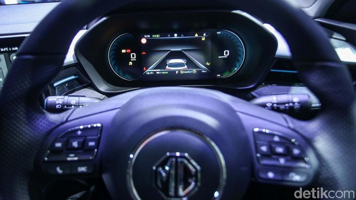 Morris Garage (MG) memperkenalkan dua mobil listrik baru di ajang Indonesia International Motor Show (IIMS) 2024. Keduanya yaitu MG Maxus 9 dan MG ES EV.