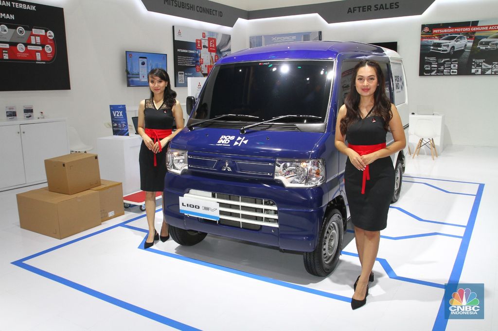Mitsubishi akhirnya merilis battery electric vehicle (BEV) di Indonesia, bukan dari segmen MPV maupun SUV, melainkan justru di kendaraan niaga yakni Mitsubishi L100 EV atau di Jepang dengan nama Minicab MiEV. (CNBC Indonesia/Ferry Sandi)