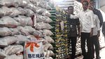 Momen Jokowi Cek Stok Beras di Gudang Bulog