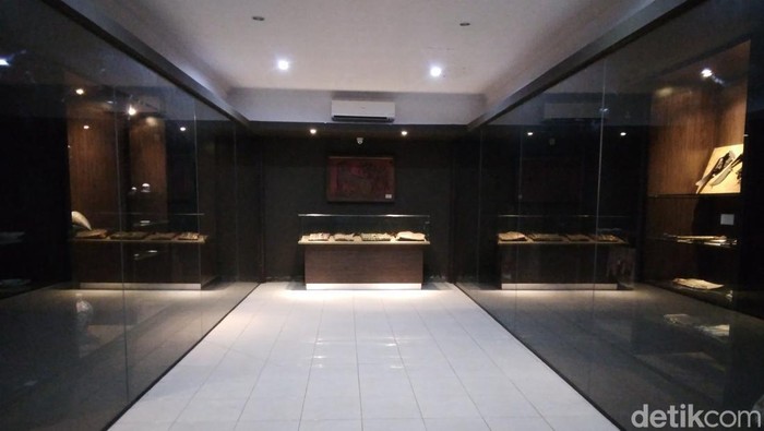 Museum khusus penyimpanan benda bersejarah peninggalan era Sunan Gunung Jati di Keraton Kasepuhan Cirebon.