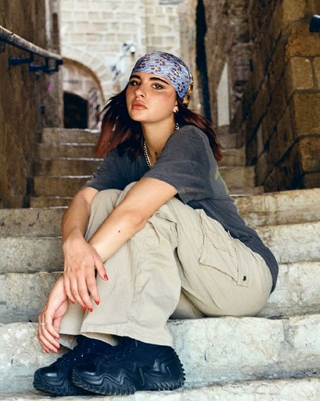 Instagram Ness kini panen hujatan setelah merilis lagu agresif tersebut bersama rekan duetnya. Beristirahatlah di neraka, hujat netizen. Dunia membela Palestina. Israel akan hancur, komentar netizen lainnya. Foto: dok. Instagram/@nessyalevi