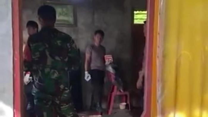 Olah TKP di rumah korban lansia tewas di Kepulauan Sitaro, Sulut.