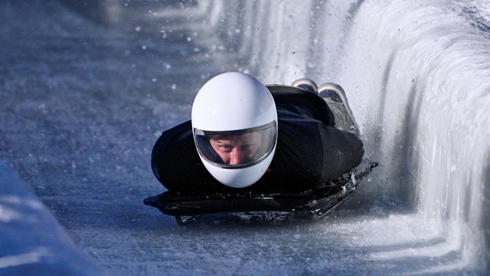 Britain's Prince Harry, Duke of Sussex and his wife Meghan, Duchess of Sussex visit the Whistler Sliding Centre during the training camp for the Invictus Games Vancouver Whistler 2025 in Whistler, British Columbia, Canada February 15, 2024. REUTERS/Jennifer Gauthier